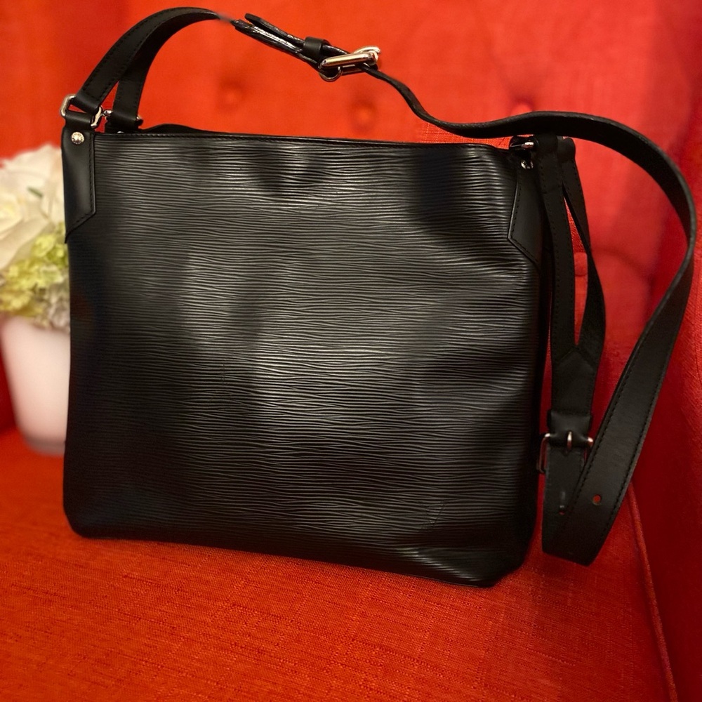 Louis Vuitton Epi 2 Way